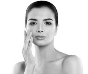 Démonstration injection lèvres acide hyaluronique — Dr Germain Marseille