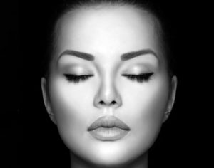 Ovale du visage parfait par injection d'acide hyaluronique — Dr Germain Marseille